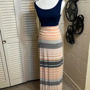 MARKET & SPRUCE | M | floor length, peekaboo back maxi dress